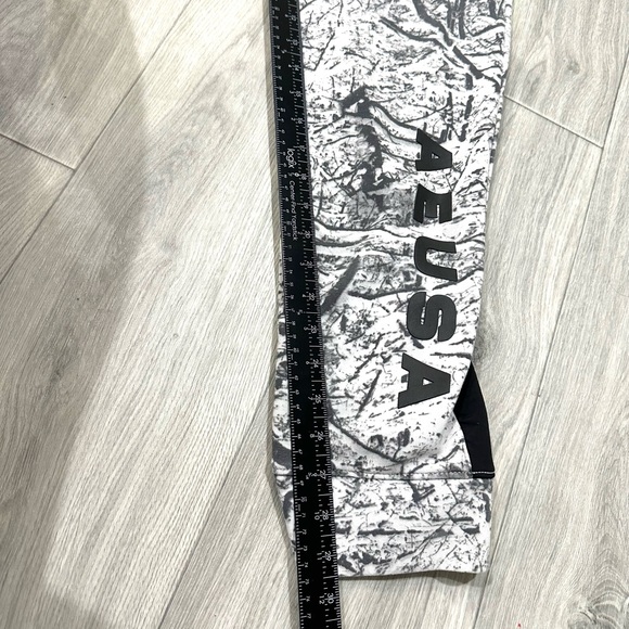 American Eagle White Camo Joggers Large Tall - Picture 8 of 8